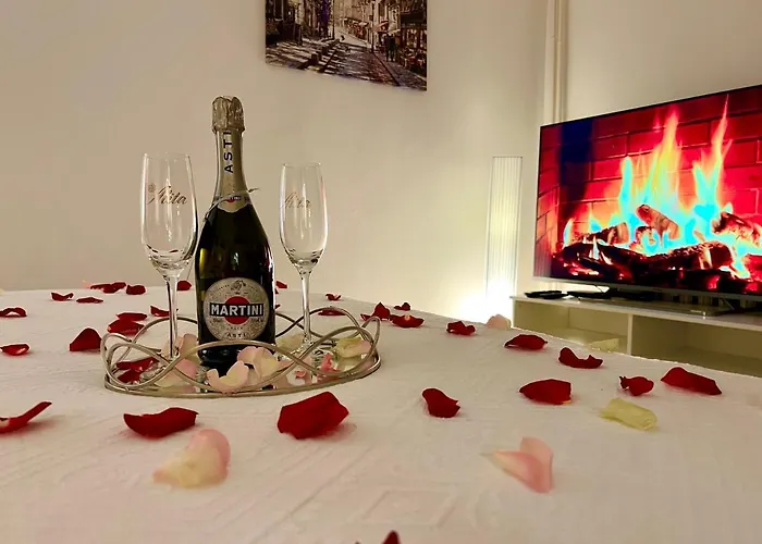 Louis & Elza Old Town Romantic Apartments