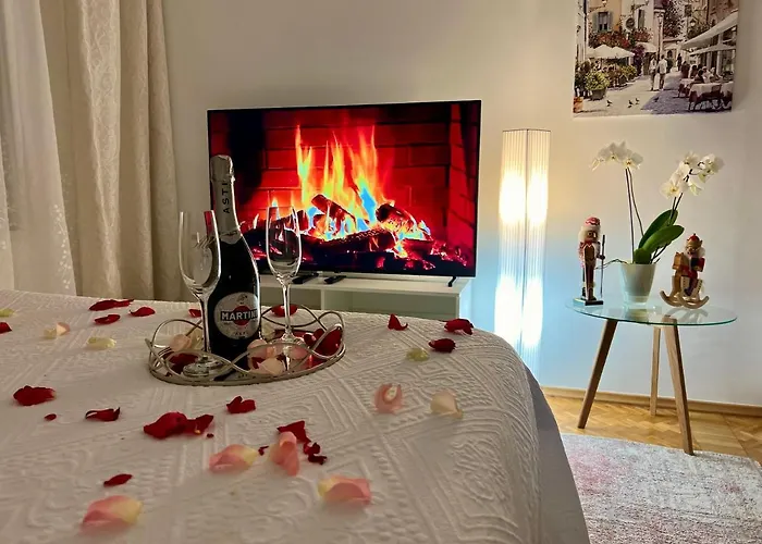 Louis & Elza Old Town Romantic Apartments