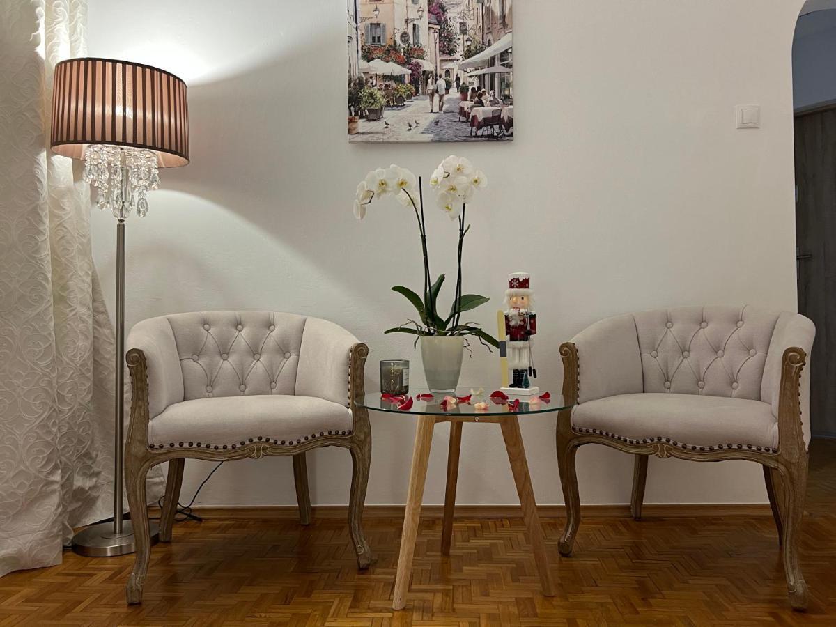 Apartment Louis & Elza Old Town Romantic